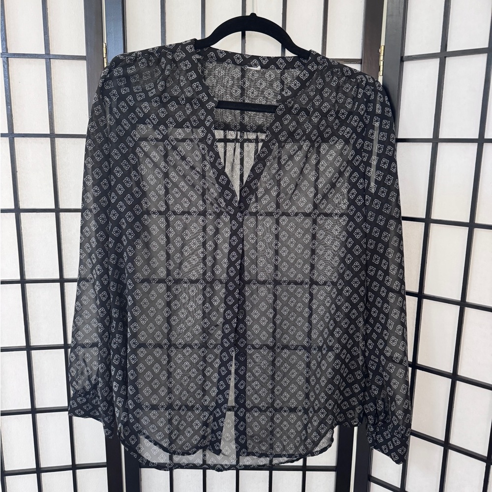 Elegant Black Sheer Patterned Women's Top